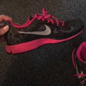 Nike kids sneakers size 5 youth